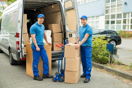 Hammersmith home moving checklist with preparation and quote planning